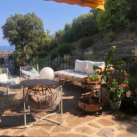 Sea View 6 A 8 People Villa